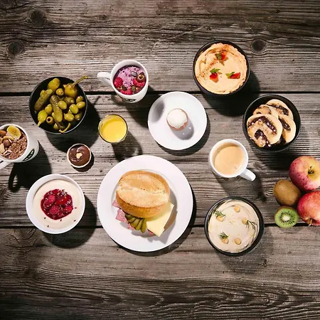 Berlin-charlottenburg 3*